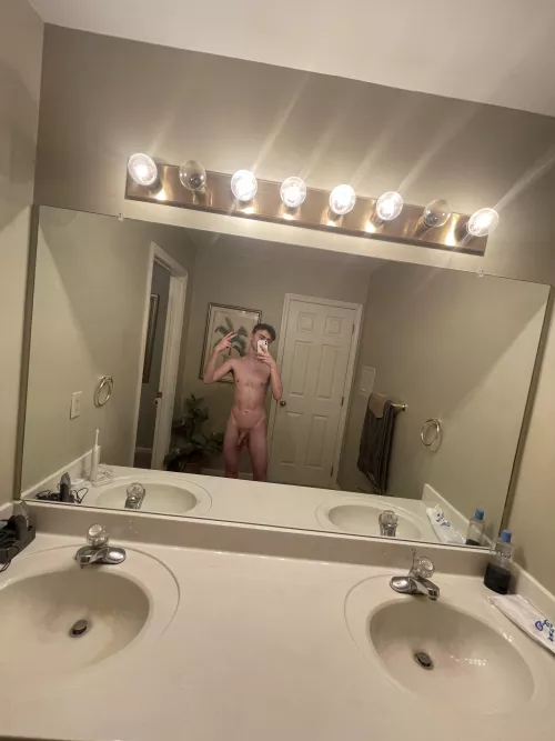 Hey wanna see me get fuckedddd by jordanaye19