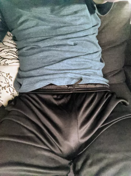 Hey, what are you staring at? by therealzack2