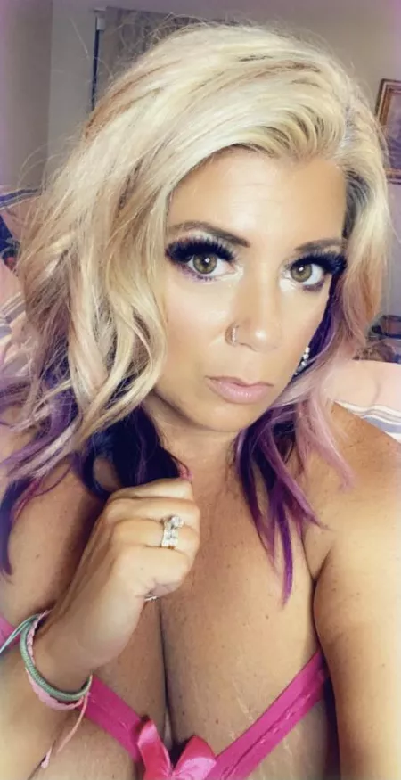 Hey y’all! Just a 43 milf, nothing to see here!😉 by Lunamae69