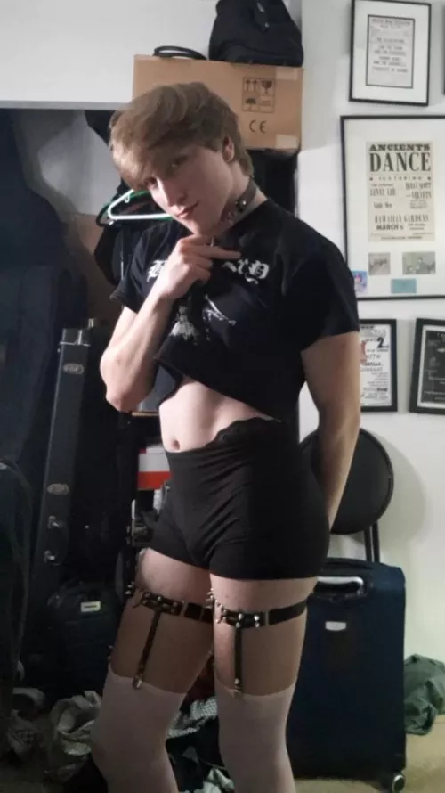 Hey y'all this is a photo from my last batch that I never posted, I've been having a really really hard time stayin alive and I thought maybe you guys could tell me I'm cool 🥺 by gramma_sassy