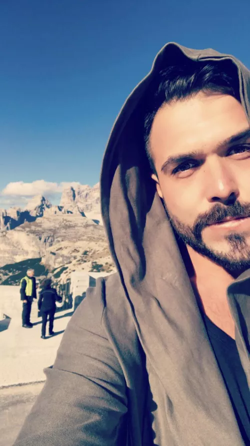 Hey you, what are you into ? ☺️ I hope to find that guy who’s more into feeling and see me like a soul , not just like a product, I really need affection and a lot of hugs by jamesmillerxxOF