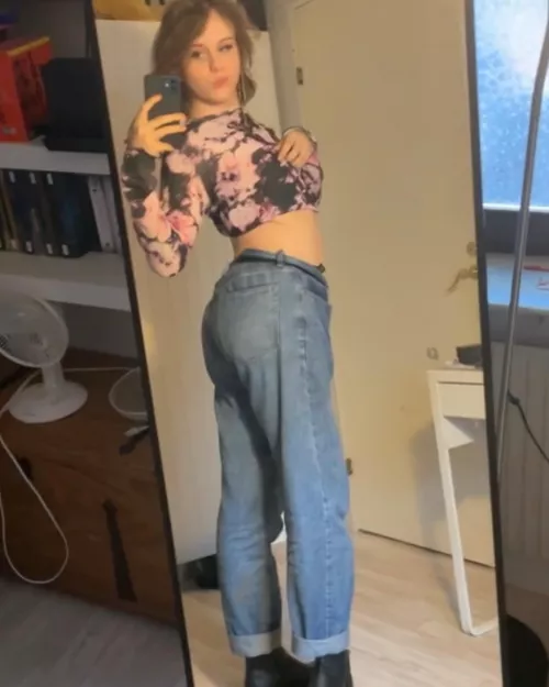 Heya (>‿◠)✌ by Kimmiethecutest