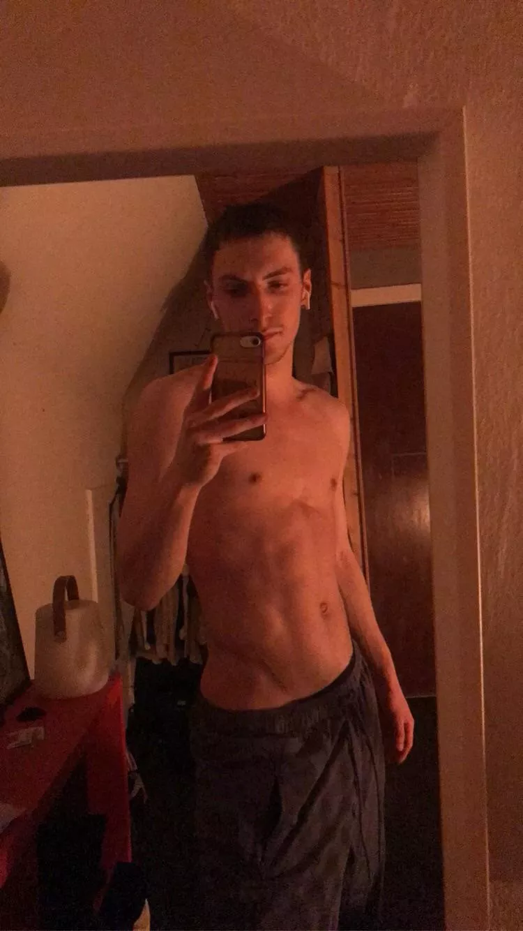 Heyy posted by Simonlouxxx