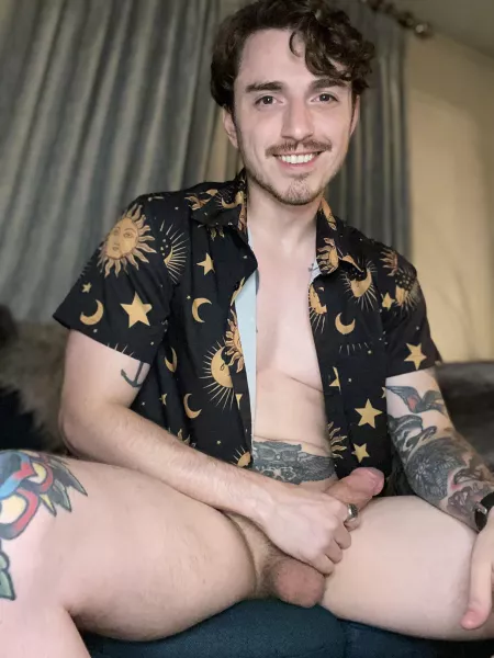 Heyy 👋 by SirStevron