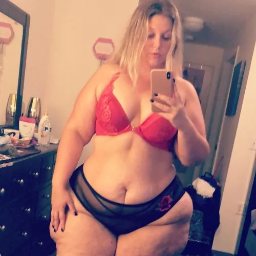 heyy ladies by Alternative-Sort3160