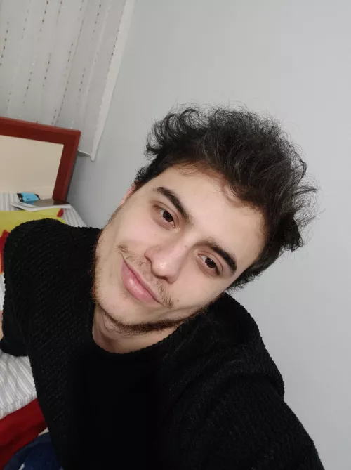 Heyy🤞 Who wants to add me on discord? :3 by Isthereatext