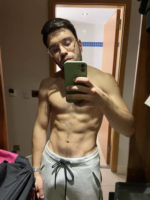 Heyyy guys by einregenbogen