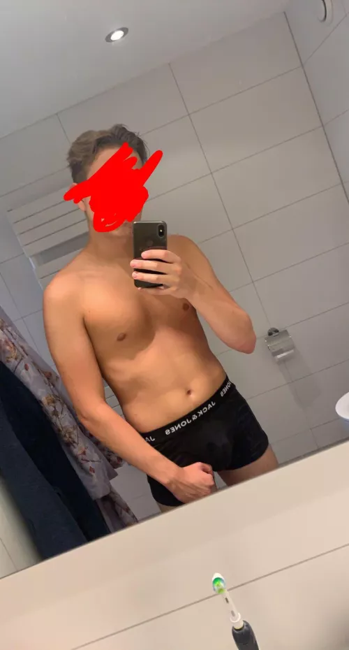 Heyyy y’all, I’m new to this 😏let me know what you’d like to see😜 by twinkyB27