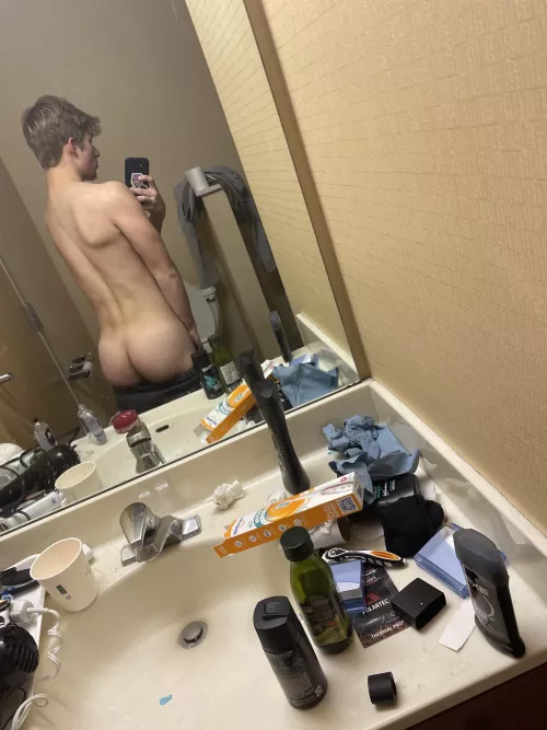 Heyyyy message me :) by PresentationLong7274