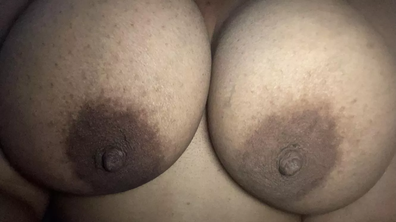 hi 🖤 posted by makemecum779