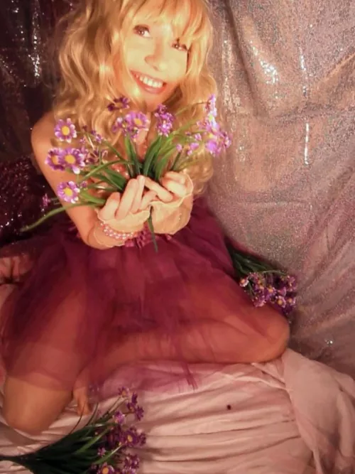 Hi by justamodelhere