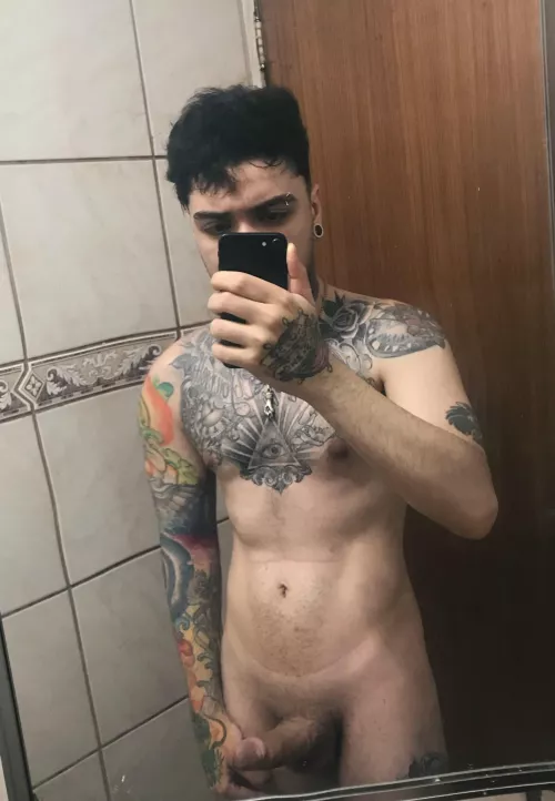 Hi by Nathandamiani_