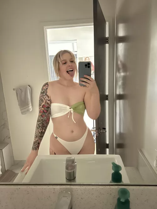 Hi 💚 by ofparkerpreroll