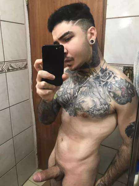 Hi by Nathandamiani_