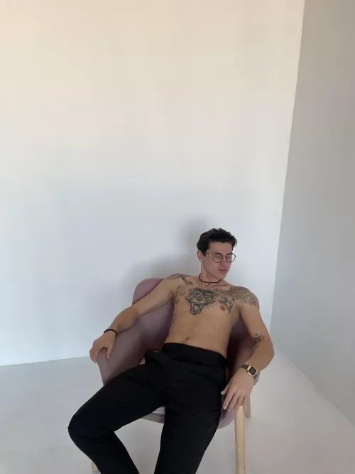 Hi 😏 by ravel_ravel