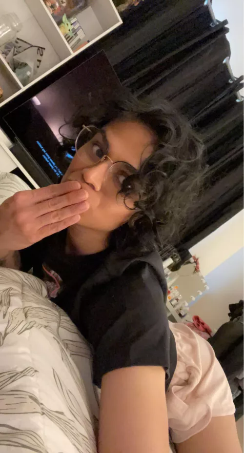 Hi 🤭 by elliedontstop