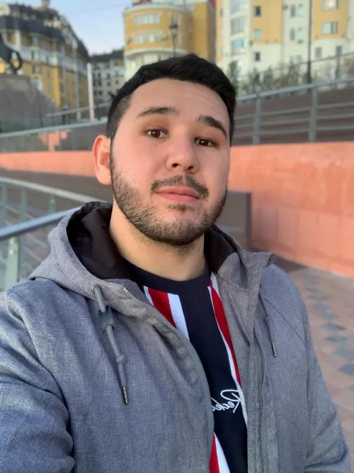 Hi 👋🏻 by jtolibov