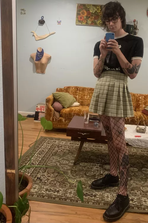 hi c: new here🖤 by devondotcum