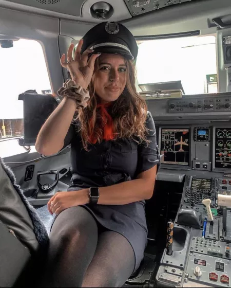 Hi Captain! by arrayoutofbounds