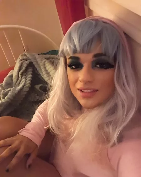 Hi cuties 🥰 by SabinaFemBoy