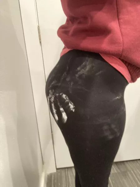 Hi, Daddy. I played with myself while I waited for cookies to finish baking. But don’t worry—I went ahead and spanked myself for you 😇 by dizzybabylizzy