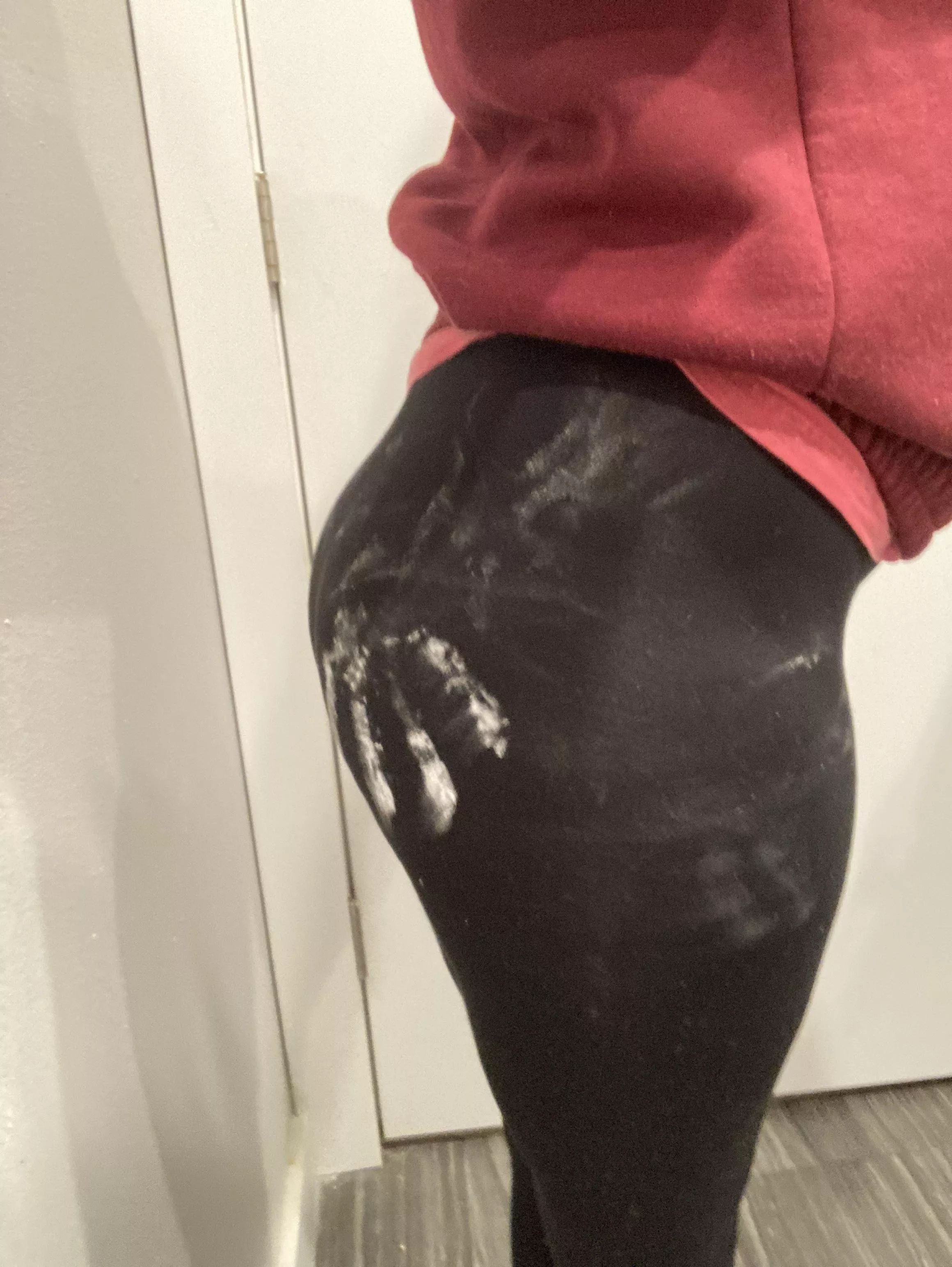 Hi, Daddy. I played with myself while I waited for cookies to finish baking. But don’t worry—I went ahead and spanked myself for you 😇 posted by dizzybabylizzy