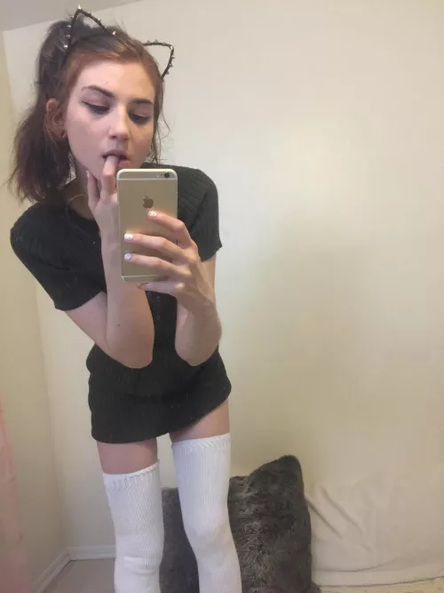 Hi DM on k1k: aliecooper15 need someone to have fun 😘 by Aliecooper