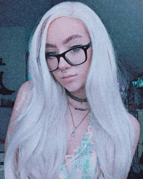 hi :) 🤍 by SeduceSatan