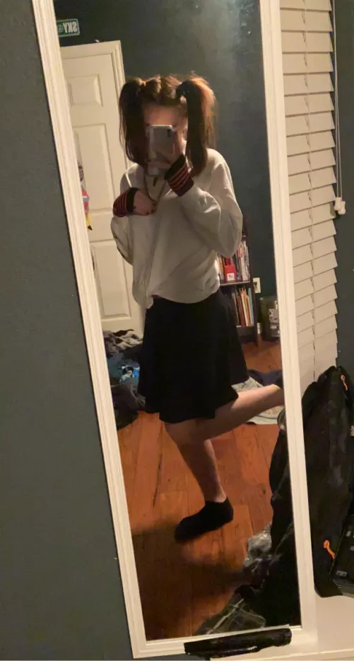 hi everybody, i need femboy friends bc i has none by thatfemboytravy