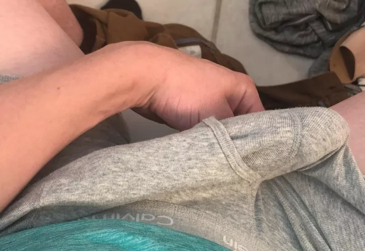 Hi everyone! :) by 43806izzy