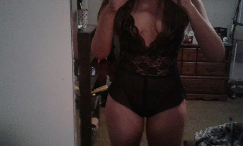 Hi. 😉 [f] 29 5”10 posted by Weary_Lab_7251