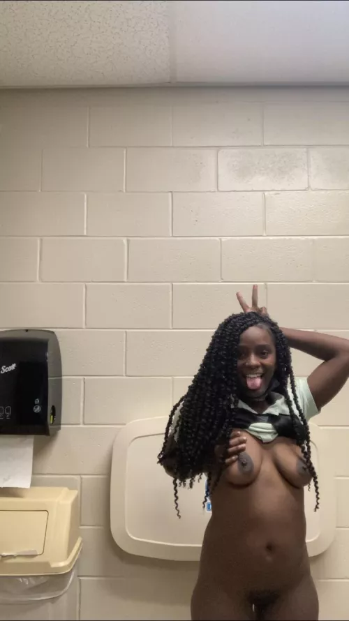 Hi (; [F] by Divinecumslut