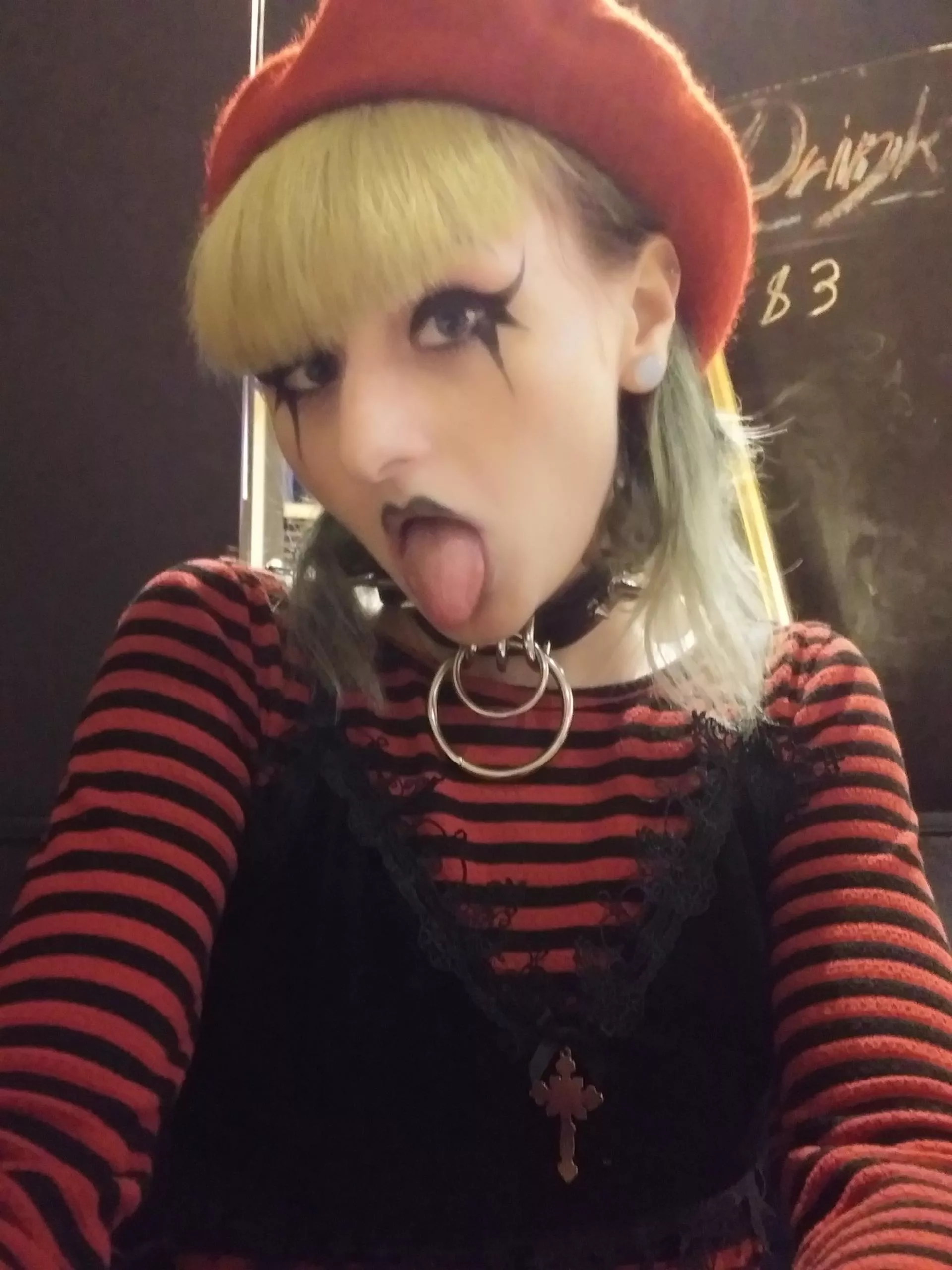 hi. first post. posted by gloomybabyy