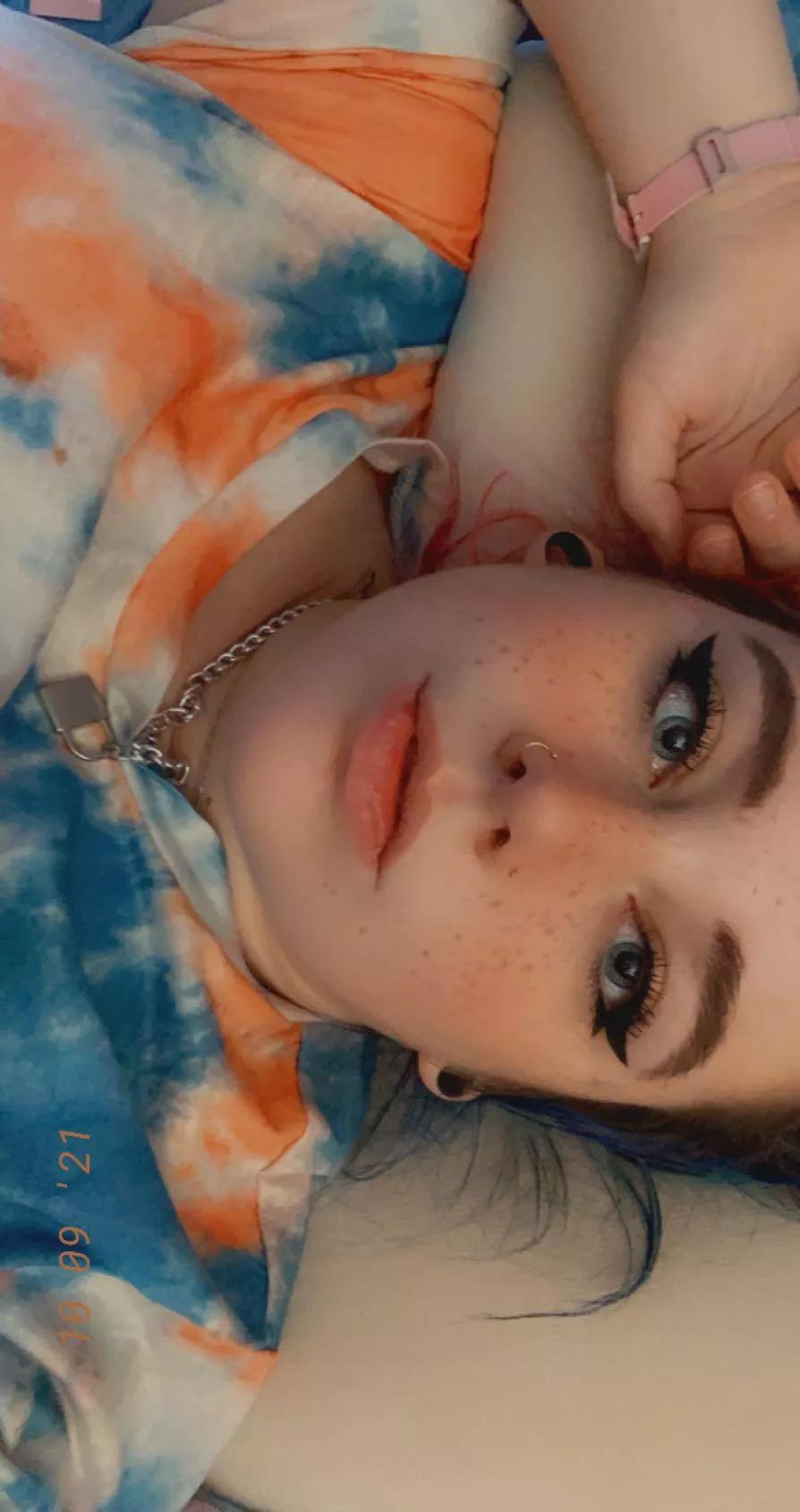 Hi from little bright eyes 💙🧡 posted by kittykatlin24