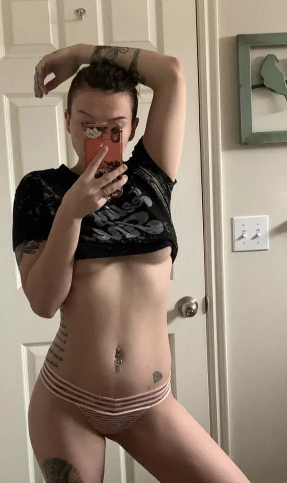 Hi from the itty bitty titty club.😝 posted by kitty_m102