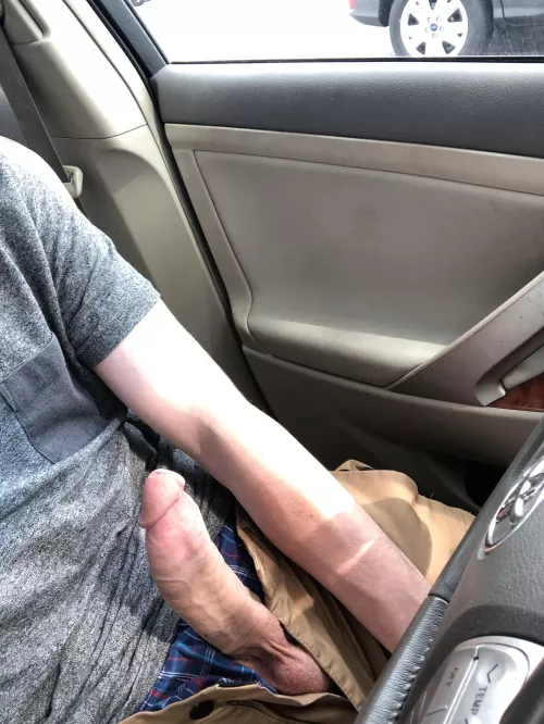 Hi from the parking lot 😅 by smallgoblins