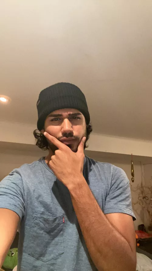 Hi gays🤩 by zedtheowl