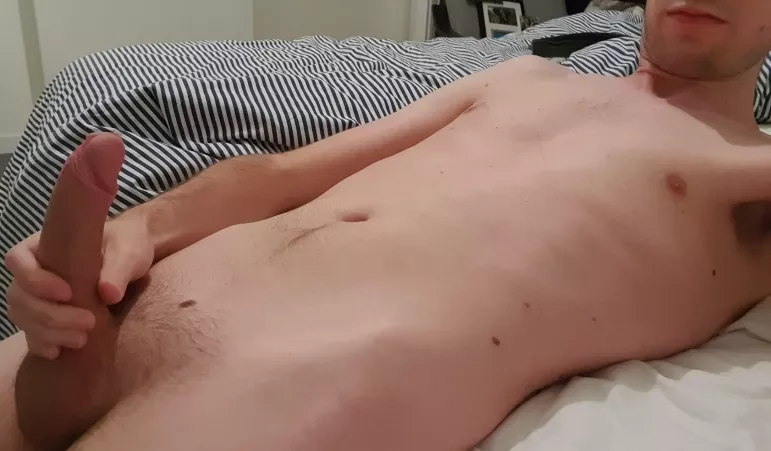 hi, guess what im doing 😳 by bluean333