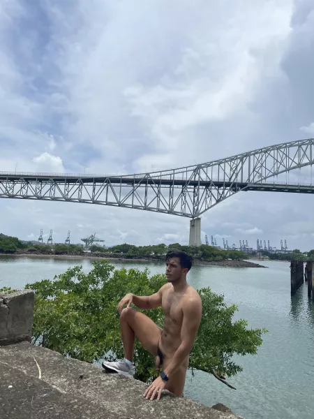 Hi guys 😈 by AndresGuedez