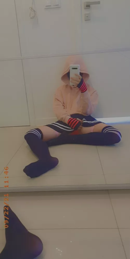 Hi guys. Idk jut one of older photos. I really cant come up with great title lol. by WickedJaws