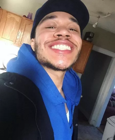 Hi guys 😁 by Grand-Simple5763