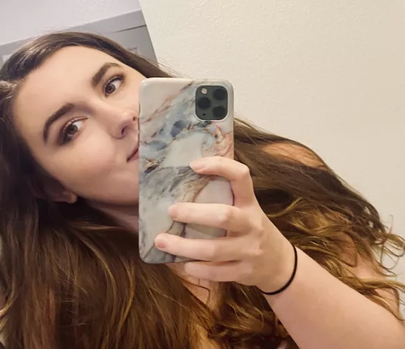 Hi Guys! My names Britney 💖 20 Years Old 🥰 I Love Chatting 💦 Custom Photos 📸 Dick Ratings 🥒 Go Check Out my OnlyFans ❤️ by britneytidewell