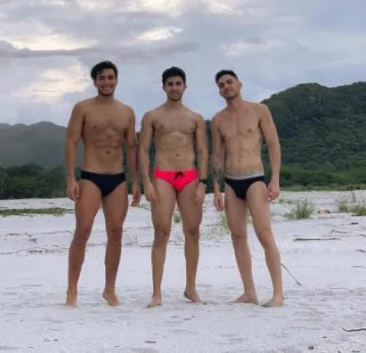 Hi guys, we are ready for a good day at the beach 😈 by AndresGuedez