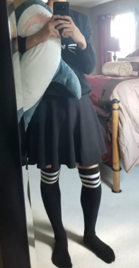 Hi hi first post here pls be gentle :) too shy to show face sry :( by Lexaconn7