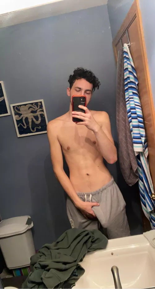 hi hmu by Live_Impression1519