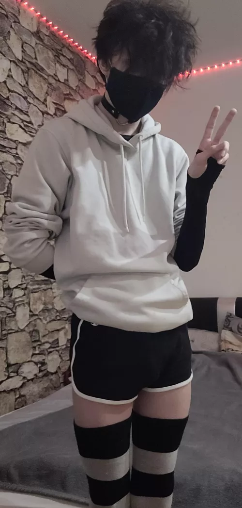 hi how is everyone? :3 by heartfemboy