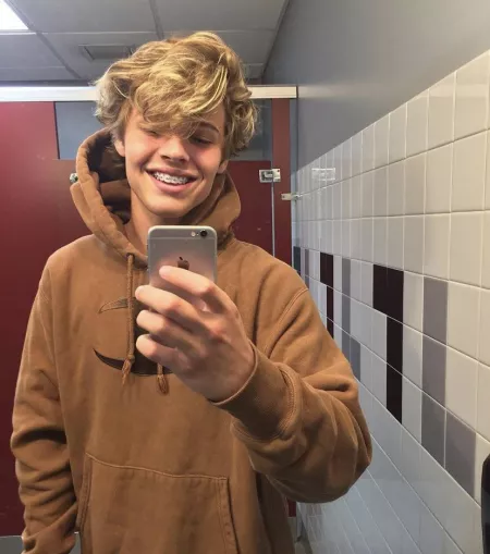 Hi! How you find me new brices? I’m scared I look awful 😰😔 by Akhmand