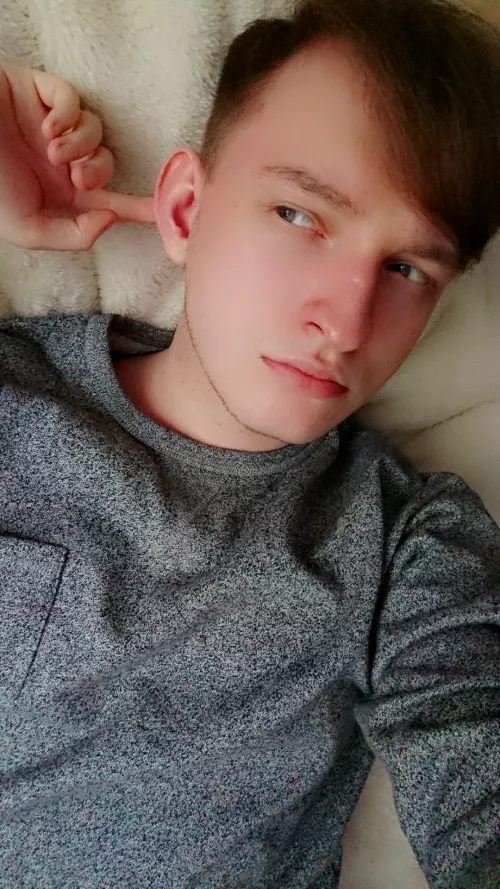 Hi! I am looking for a fellow dead by daylight players to play with. I am still a newbie 'cause I have only 162 hours in this game so please be nice to me ðŸ™ˆ Only love and positivity here! (Fellow polish gaymers to the front) Feel free to DM me âœŒðŸ by Taecchin