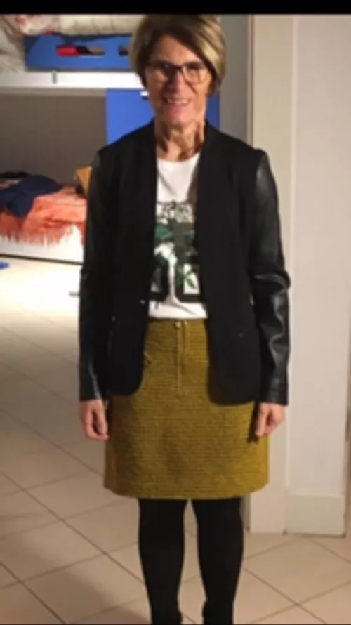 Hi. I am Silvia 61 yo by Silviagranny61