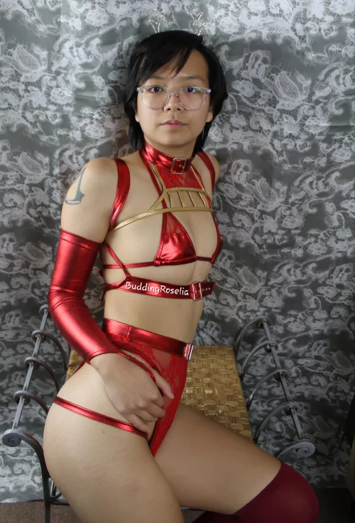 Hi I have pictures now by BuddingRoselia